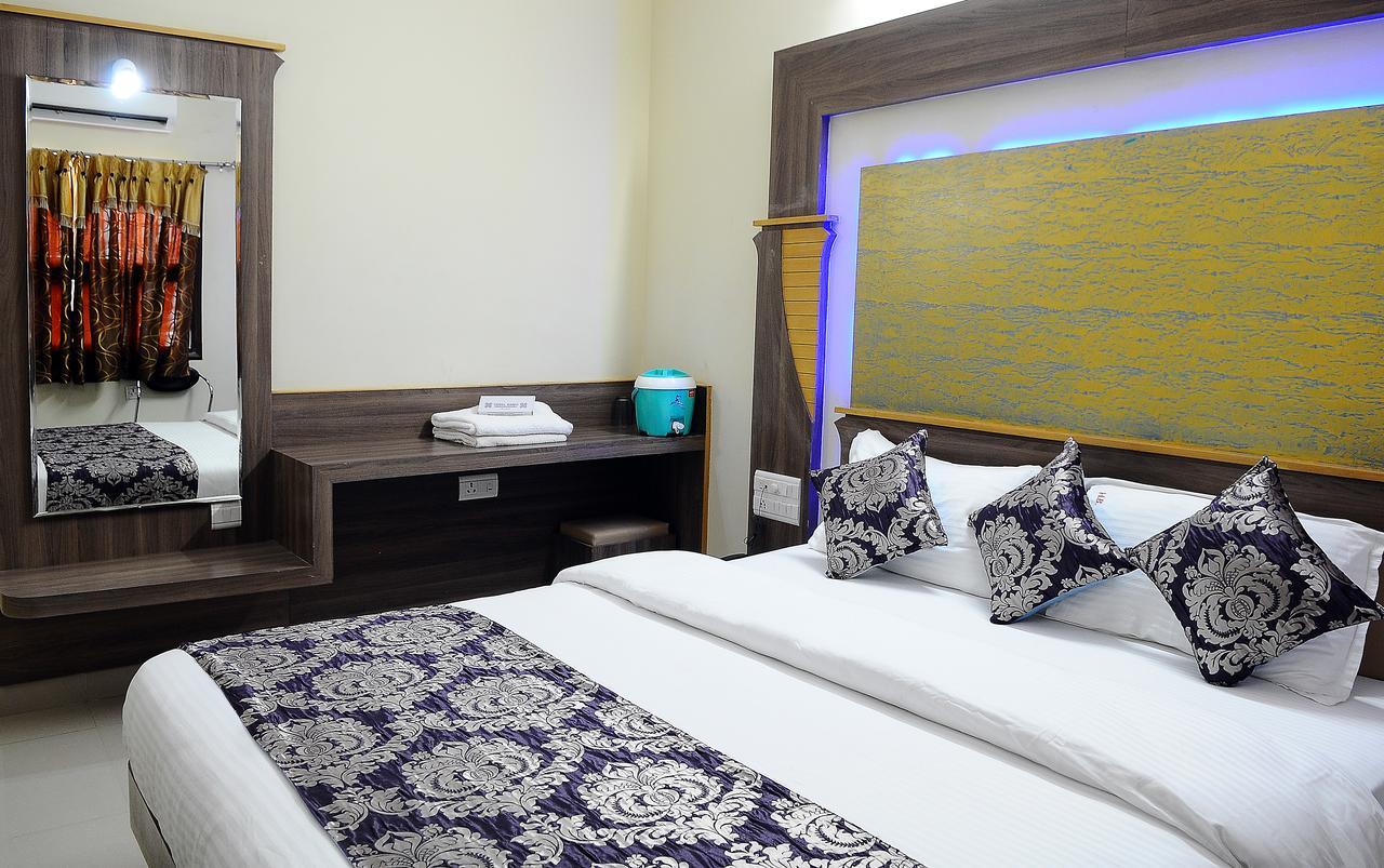 Hotel Bansi Dwārka Extérieur photo