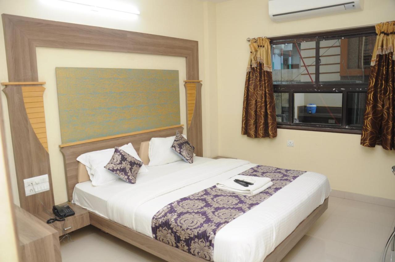 Hotel Bansi Dwārka Extérieur photo